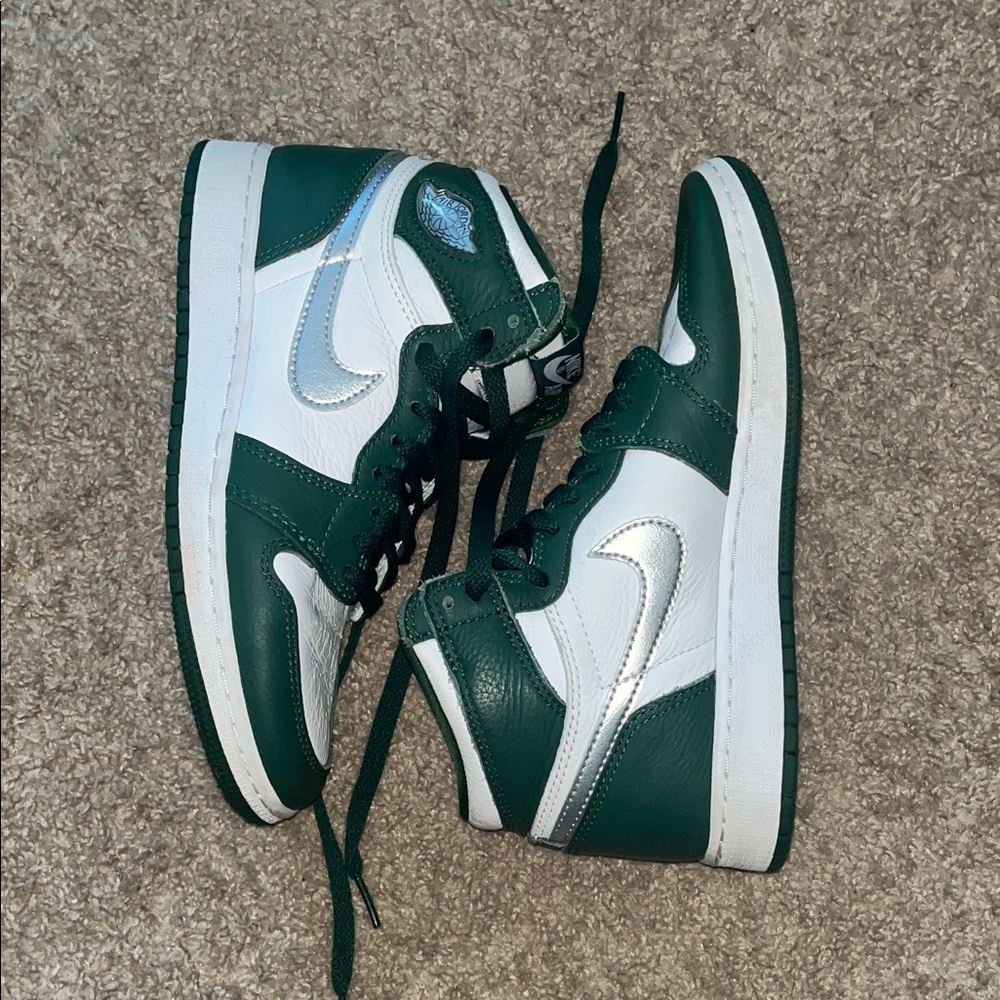 Nike Air Jordan 1 Retro High Top sneakers